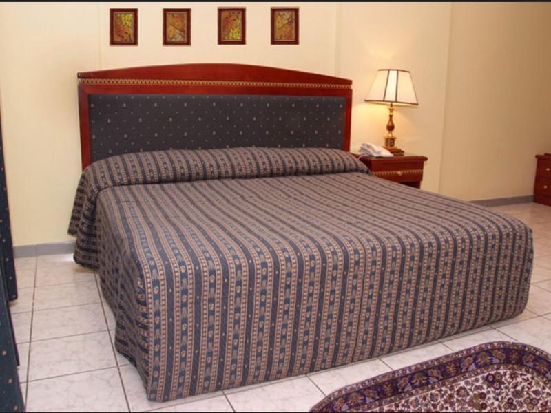 Al Sharq Hotel Suites - Baithans Шарджа Екстер'єр фото